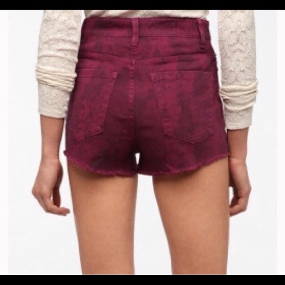BDG HIGH RISE CHEEKY BURGUNDY SNAKE SKIN SHORT - Picture 8 of 8